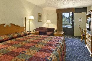 Williamsburg Suites Room photo