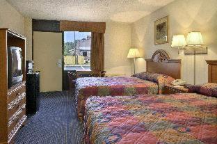 Williamsburg Suites Room photo